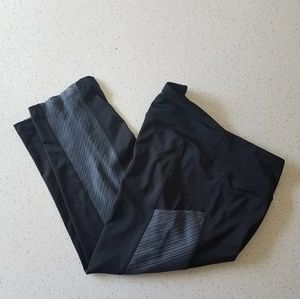 Weekend by Marika yoga capris - Large